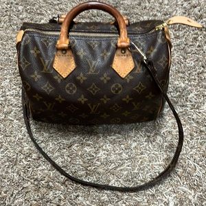 Authentic Louis Vuitton Speedy 25 Satchel and Shoulder bag